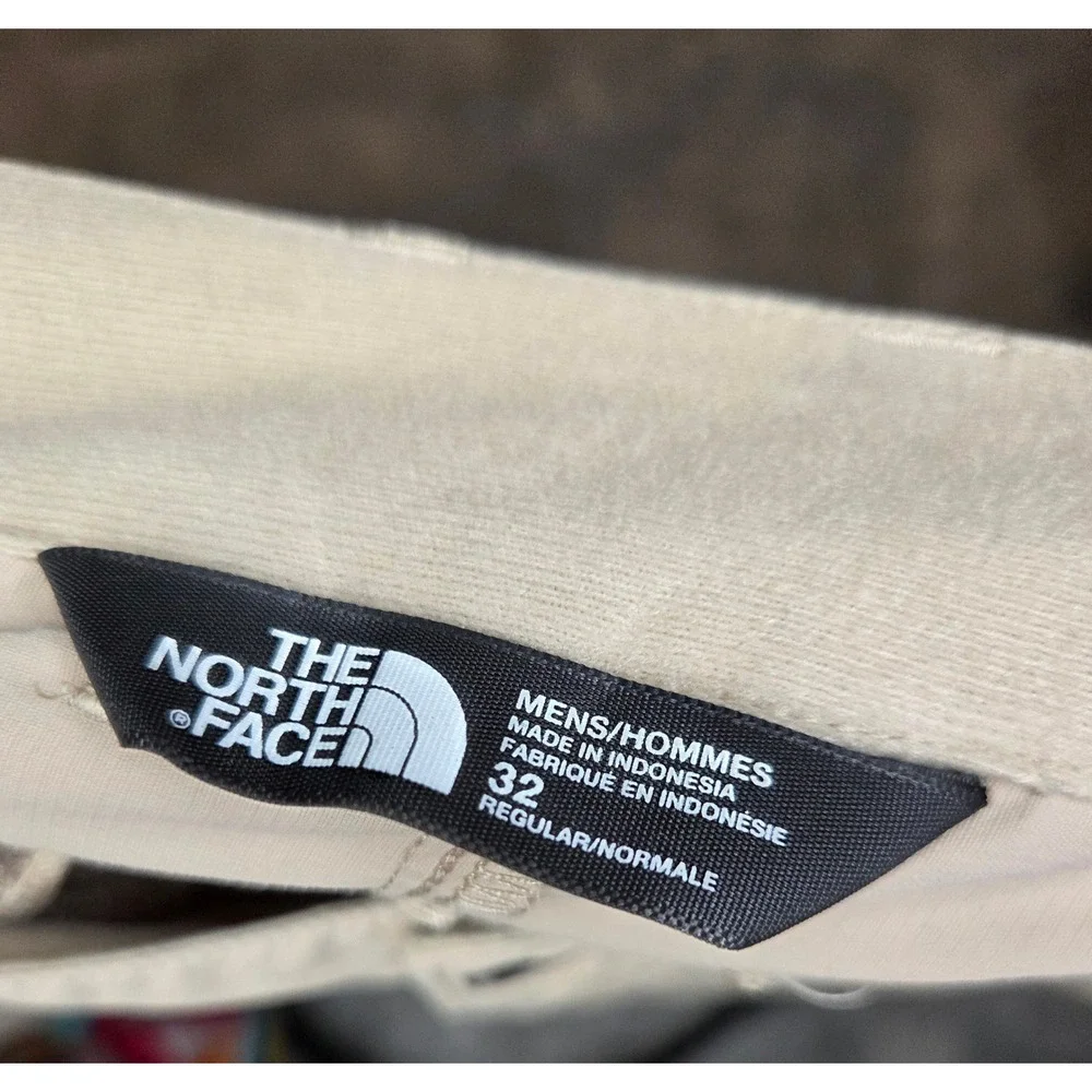 The North Face Mens Paramount Cargo Shorts Tan Khaki Nylon Size 32